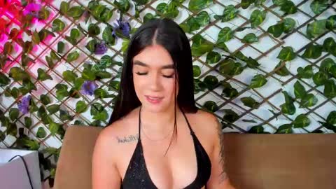 Snapshot of kloe_bella chatting on September 23, 1:14 pm kloe_bella online show from September 23, 1:14 pm