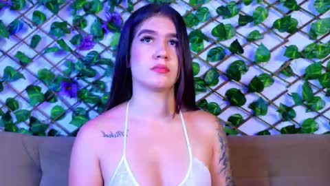 Snapshot of kloe_bella chatting on October 6, 1:19 pm kloe_bella online show from October 6, 1:19 pm