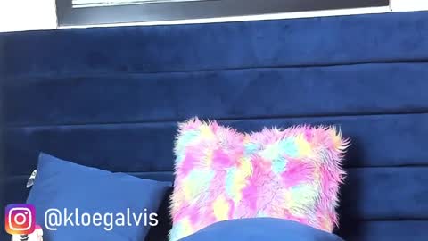 Snapshot of kloe_squirts chatting on October 7, 1:58 am KLOE online show from October 7, 1:58 am