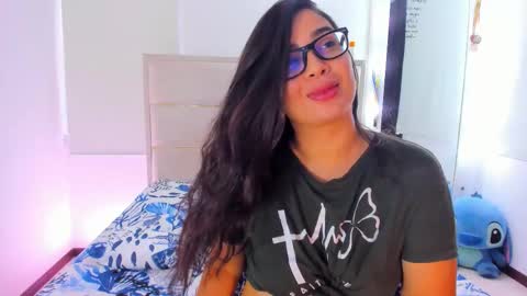 Snapshot of kloeass chatting on February 8, 10:02 pm SOPHIA RIVERA online show from February 8, 10:02 pm