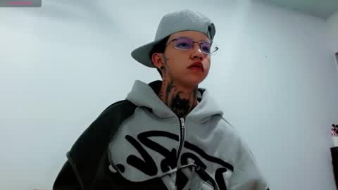 kng_nico1 online show from November 17, 3:23 am