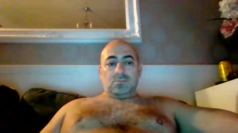 Snapshot of knickerwhipper chatting on January 11, 12:04 am knickerwhipper online show from January 11, 12:04 am