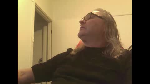 knobout online show from October 18, 2:47 am