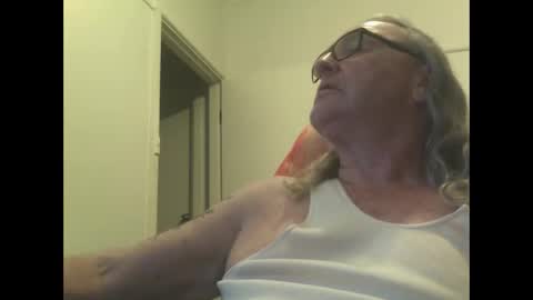 knobout online show from October 26, 8:20 am