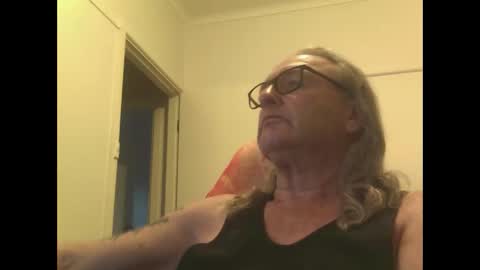 knobout online show from November 30, 8:29 am