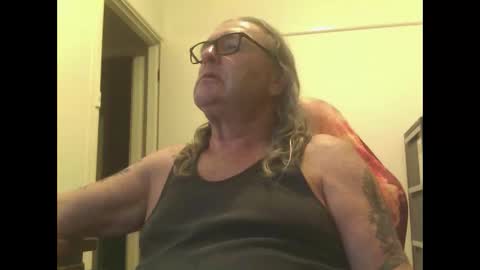 knobout online show from December 3, 9:18 am