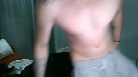 Snapshot of knotsiemens chatting on February 1, 3:27 am Adam online show from February 1, 3:27 am