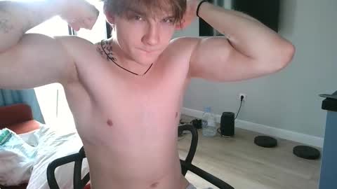 Snapshot of knotsiemens chatting on February 13, 10:22 am Adam online show from February 13, 10:22 am