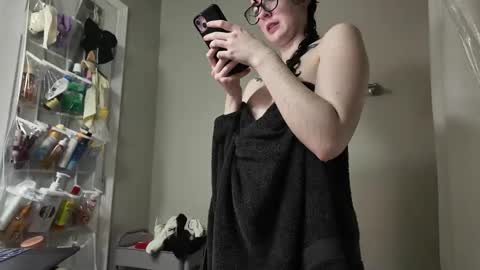 knottyrabbit online show from December 23, 1:14 am