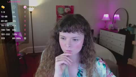 knowlita  online show from October 14, 2:07 pm