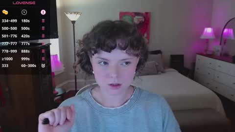 knowlita  online show from October 21, 5:35 pm