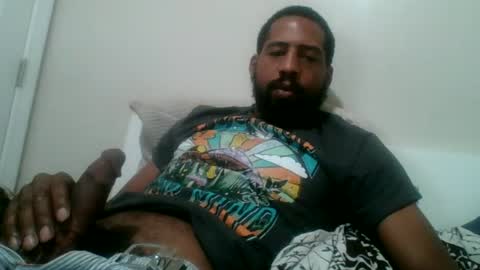 Snapshot of knuttybar chatting on June 18, 4:00 pm knuttybar online show from June 18, 4:00 pm