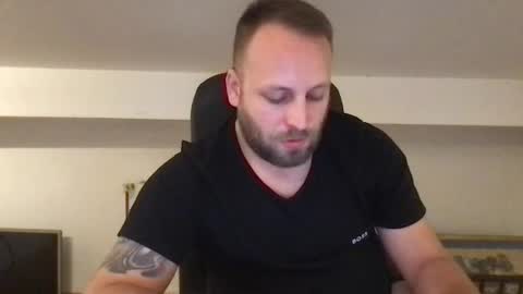 hugo online show from October 22, 12:22 am