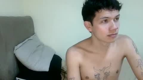 Snapshot of koiseraphin chatting on May 12, 2:08 am Jacob and Victoria online show from May 12, 2:08 am