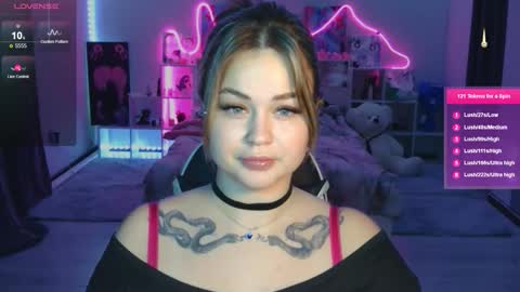 Mia online show from November 6, 1:23 pm