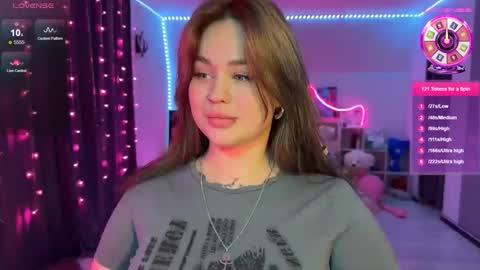 Mia online show from December 18, 6:47 pm