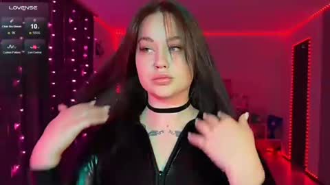 Mia online show from January 9, 1:03 pm