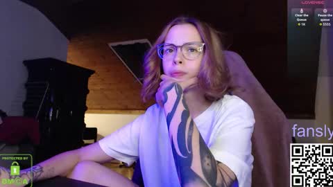 Valou online show from October 2, 8:05 pm