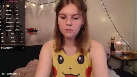 Snapshot of komorebbi chatting on December 6, 9:35 pm Marta online show from December 6, 9:35 pm