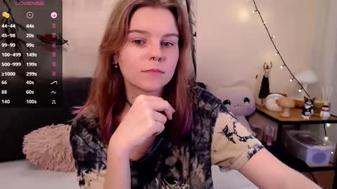 Snapshot of komorebbi chatting on January 11, 10:18 pm Marta online show from January 11, 10:18 pm