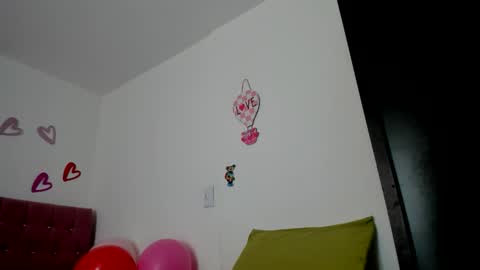 konie Diaz online show from April 4, 6:05 pm