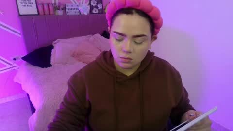 camila online show from April 3, 6:33 am