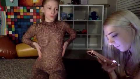 Snapshot of konniefirst chatting on February 25, 2:32 am Konnie online show from February 25, 2:32 am