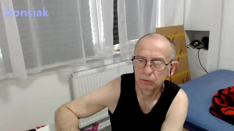 Snapshot of konsiak chatting on May 23, 7:02 am Komsiak online show from May 23, 7:02 am