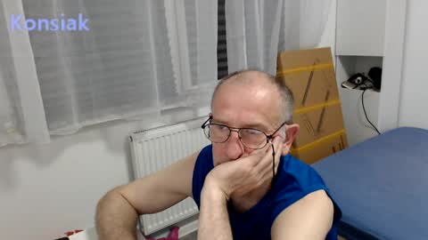 Snapshot of konsiak chatting on May 26, 8:38 pm Komsiak online show from May 26, 8:38 pm