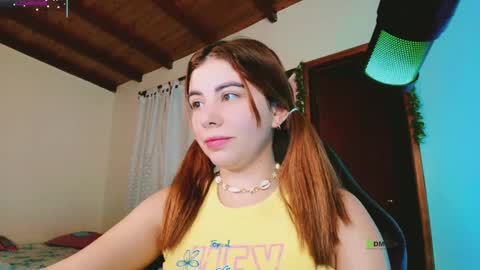 YINI online show from October 11, 2:22 am