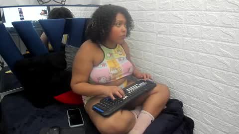 Snapshot of kooral_ebony chatting on March 5, 2:18 am KOORAL EBONY online show from March 5, 2:18 am