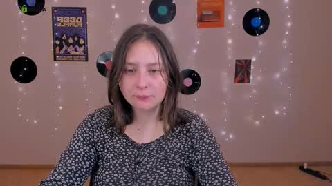 Snapshot of kora_cosmo chatting on February 10, 9:35 am shy Kora online show from February 10, 9:35 am