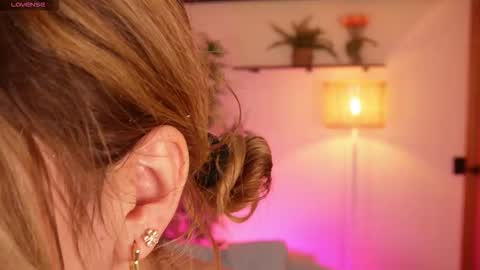 Kore online show from March 22, 7:39 pm