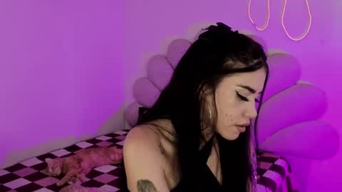Snapshot of korolovaa chatting on May 31, 9:05 pm korolova online show from May 31, 9:05 pm
