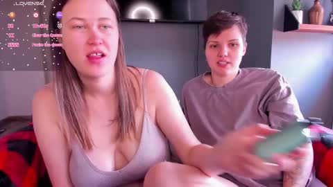 Twiix online show from February 5, 4:33 pm