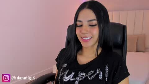 Snapshot of kosmic_21 chatting on February 1, 12:47 pm K O S M I C online show from February 1, 12:47 pm