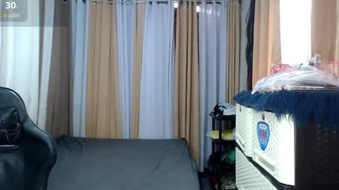 kourtneyluv online show from March 21, 5:12 am