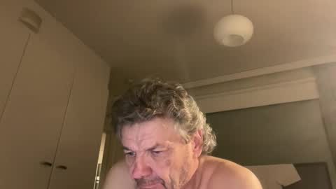 kovapoika online show from October 11, 7:45 pm