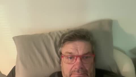 kovapoika online show from October 13, 2:50 pm