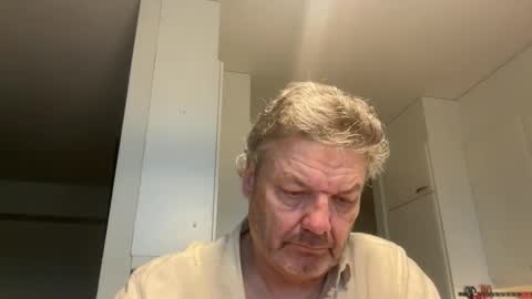 kovapoika online show from October 25, 9:39 am