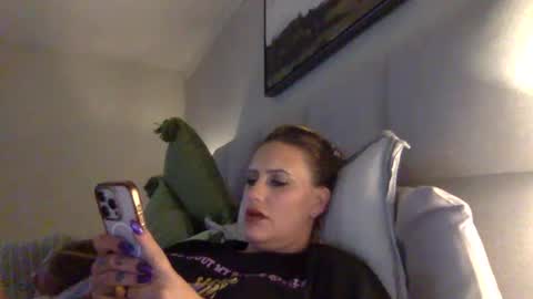 Snapshot of koyoteej chatting on February 1, 8:50 am koyoteej online show from February 1, 8:50 am