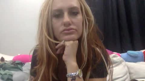 Snapshot of koyoteej chatting on January 6, 1:31 am koyoteej online show from January 6, 1:31 am