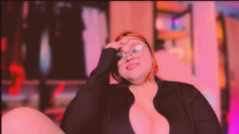 Khloe online show from March 5, 8:32 am