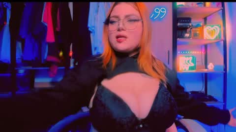 Khloe online show from April 17, 11:41 pm