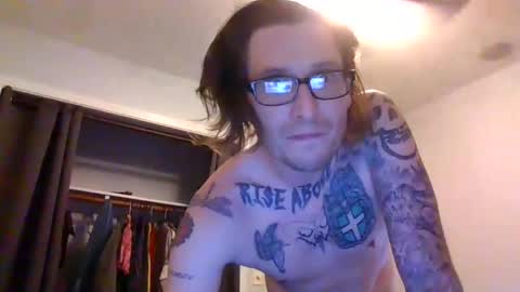 Snapshot of krasher2313 chatting on February 22, 1:44 am hard hung horny online show from February 22, 1:44 am
