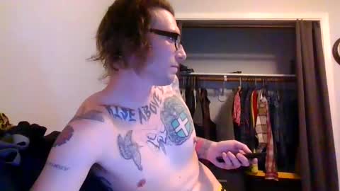 Snapshot of krasher2313 chatting on February 26, 2:26 am hard hung horny online show from February 26, 2:26 am