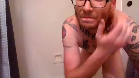 Snapshot of krasher2313 chatting on February 19, 12:28 am hard hung horny online show from February 19, 12:28 am