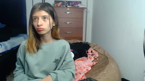 kratos_and_afrodita online show from March 29, 6:52 pm