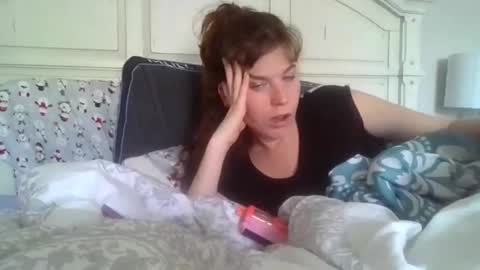 Snapshot of krazyred1027 chatting on February 26, 10:42 pm krazyred1027 online show from February 26, 10:42 pm