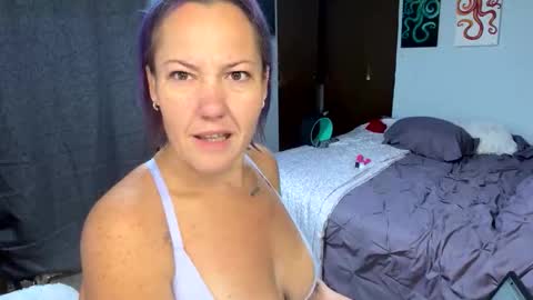 Snapshot of kreamyk420 chatting on October 24, 4:14 pm kreamyk420 online show from October 24, 4:14 pm